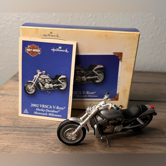 Hallmark 2004 NEW 6th Harley Davidson Milestone Series Christmas Ornament - Picture 3 of 9